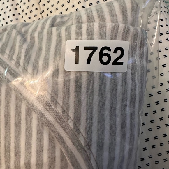 Soft Surroundings Striped Gray Long Sleeve Womens Top #1762 - Picture 8 of 8